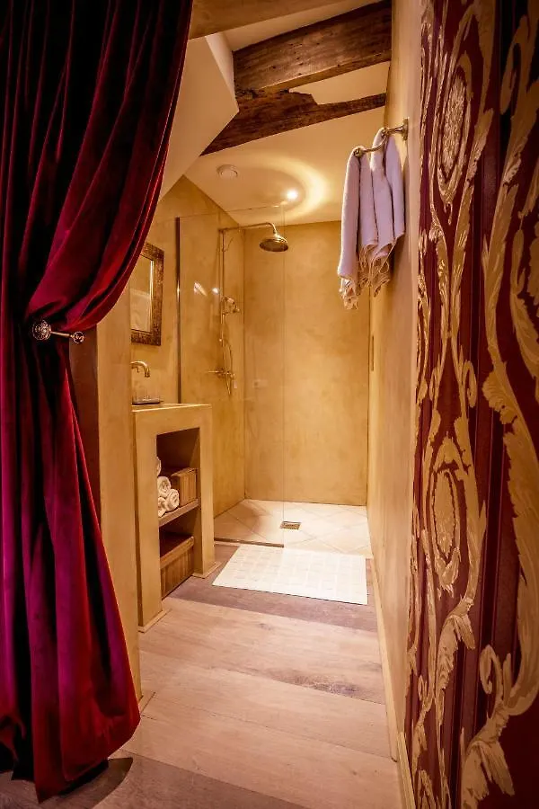 Maison Au Cheval Noir Maastricht 0*,  Niederlande